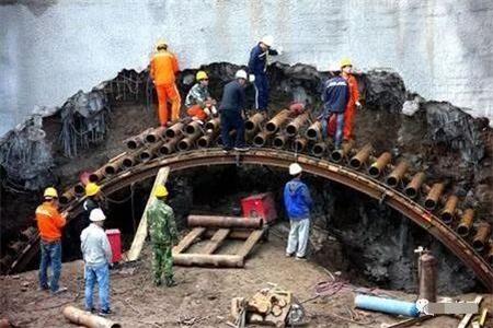 开化隧道钢花管支护案例